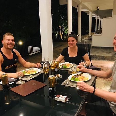 Olu Villa Resort Tissamaharama Buitenkant foto