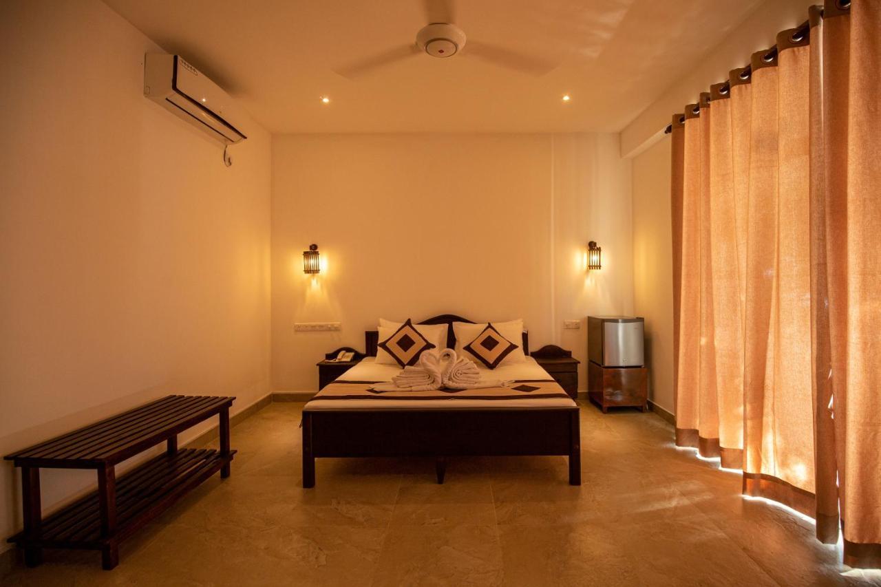 Olu Villa Resort Tissamaharama Buitenkant foto