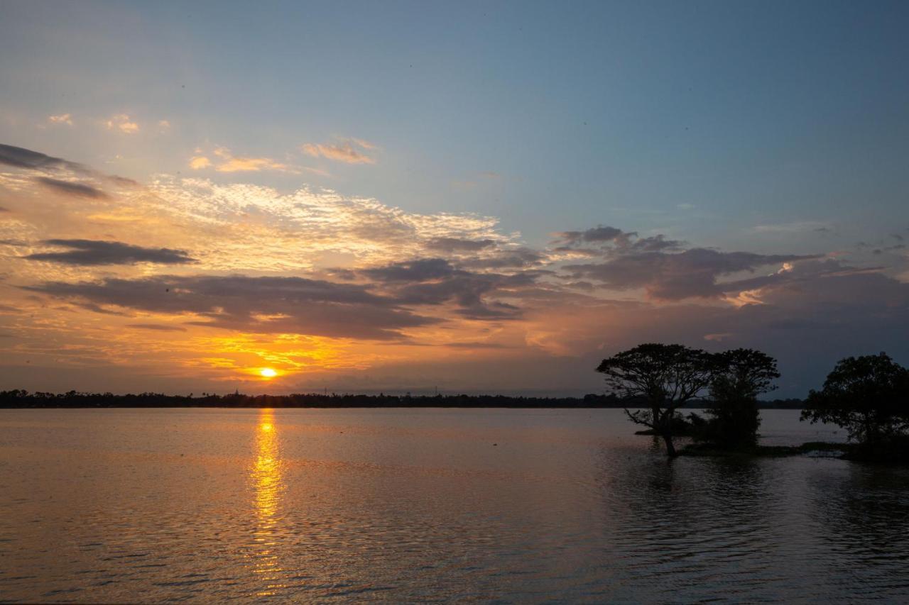 Olu Villa Resort Tissamaharama Buitenkant foto