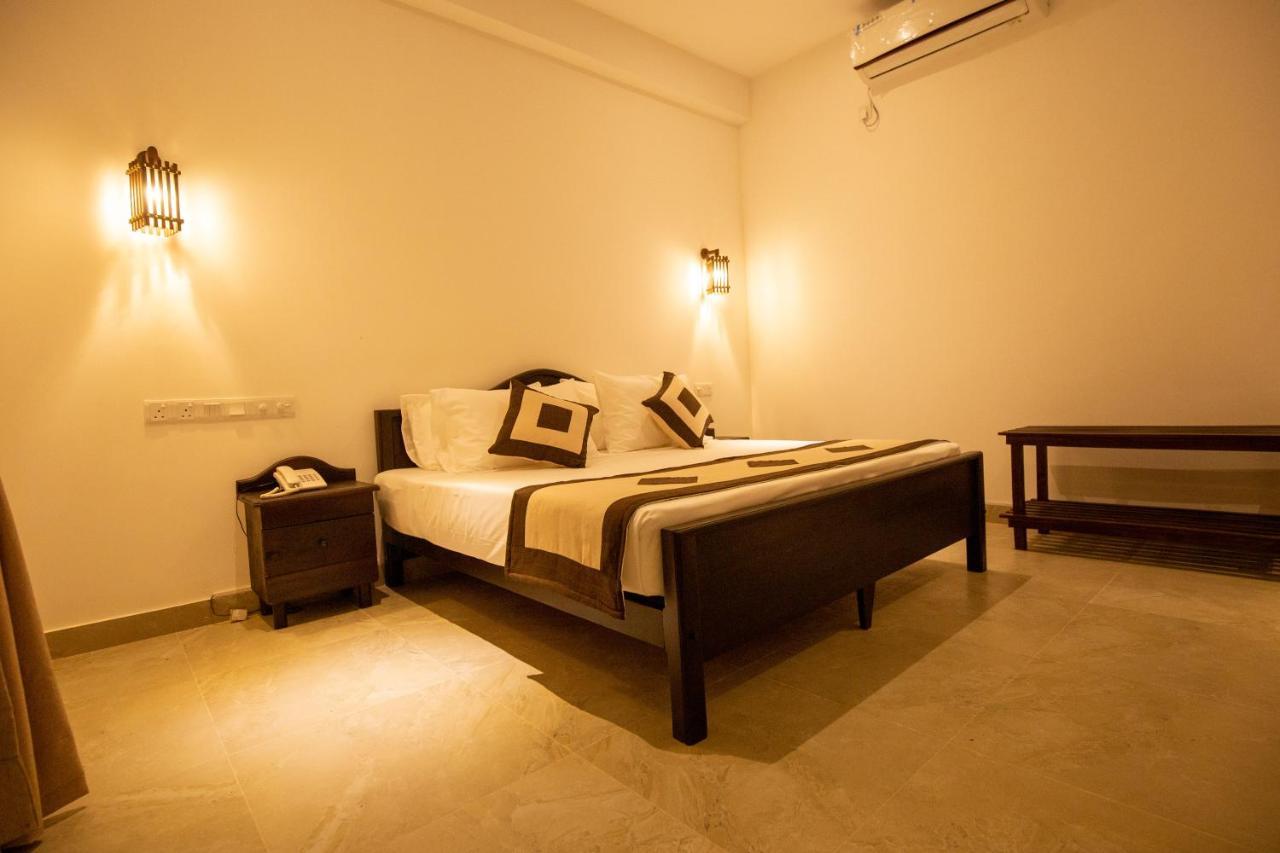 Olu Villa Resort Tissamaharama Buitenkant foto