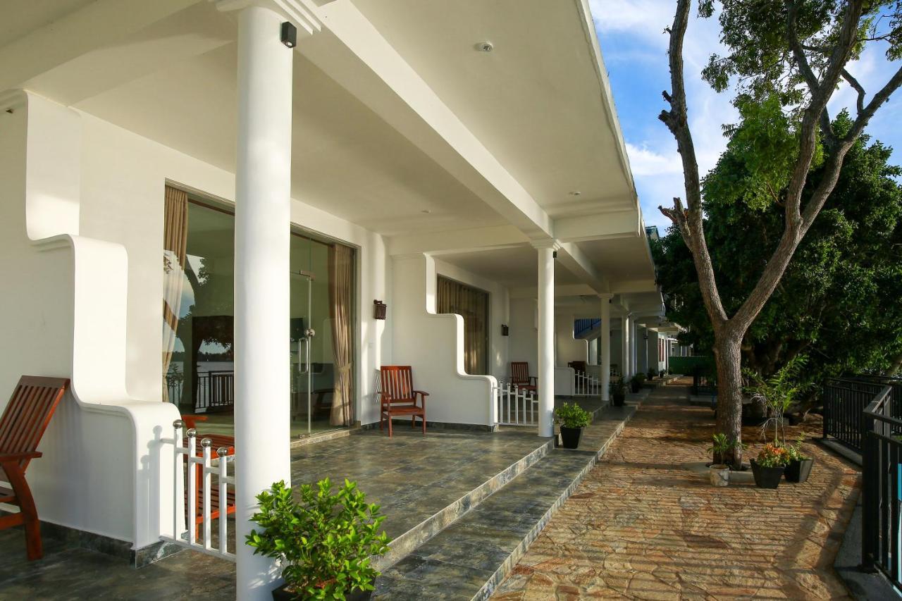 Olu Villa Resort Tissamaharama Buitenkant foto