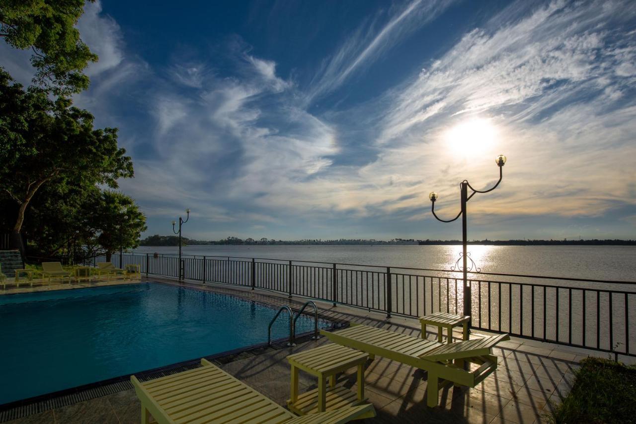 Olu Villa Resort Tissamaharama Buitenkant foto