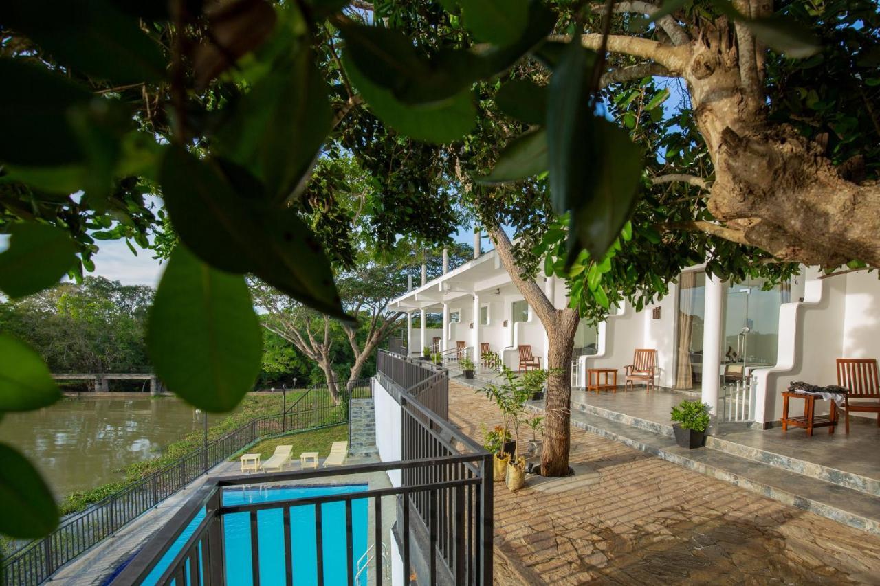 Olu Villa Resort Tissamaharama Buitenkant foto