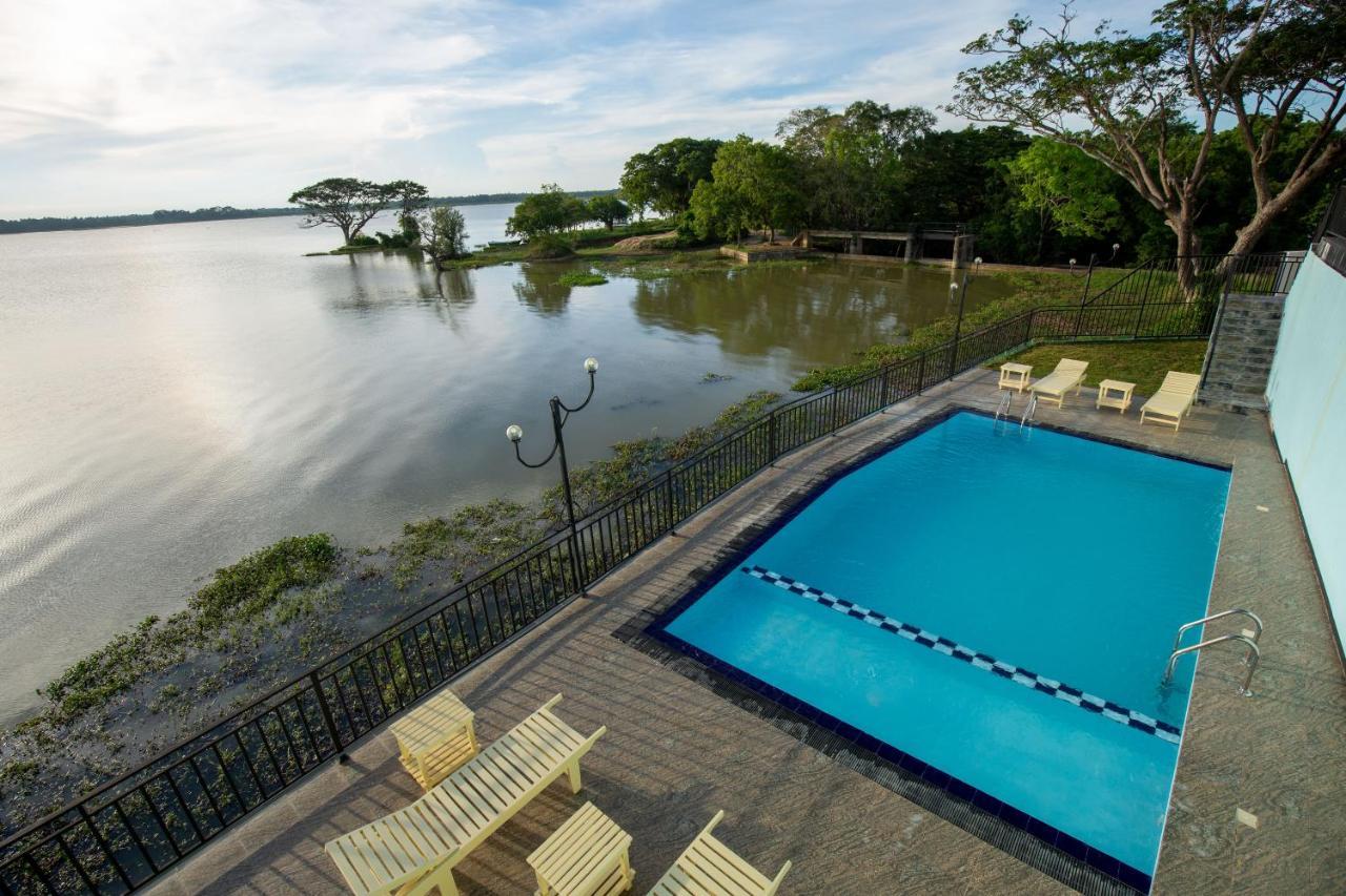 Olu Villa Resort Tissamaharama Buitenkant foto